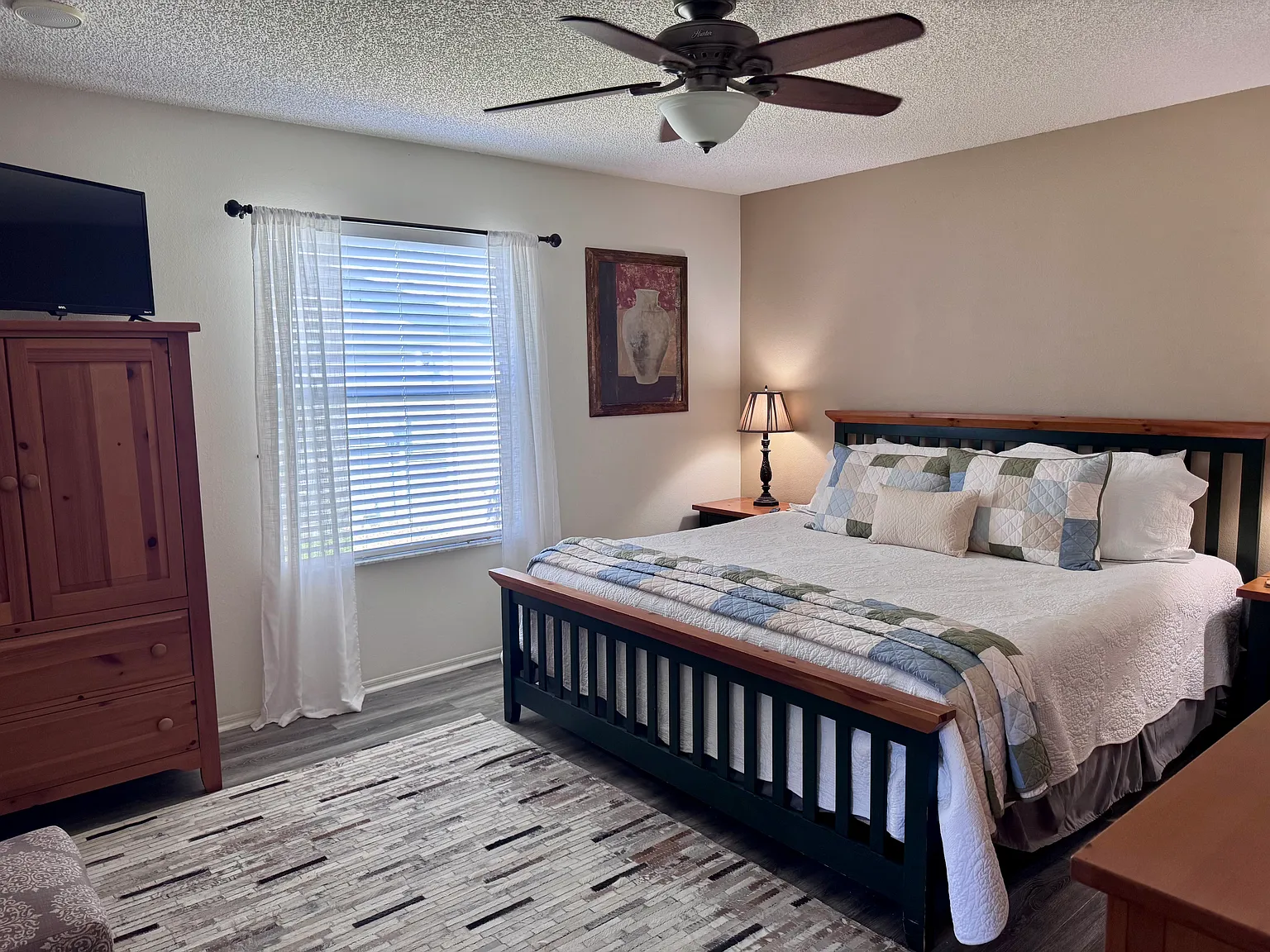 2 bed, 1392 sqft, $4,400 — Photo 3