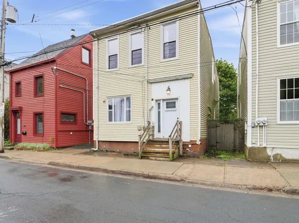 2704 Belle Aire Ter, Halifax, NS B3K 3W8