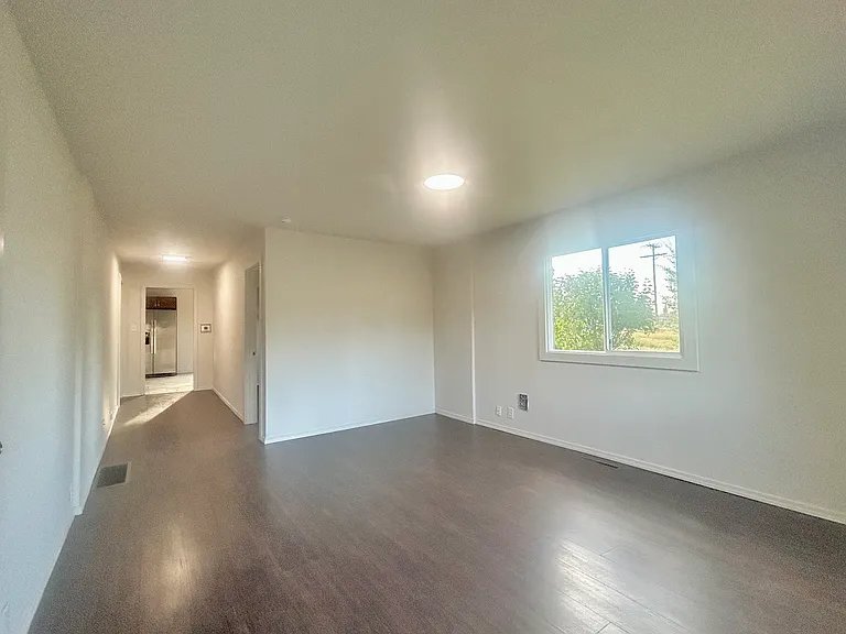 1908 S Wilkeson St — Photo 5