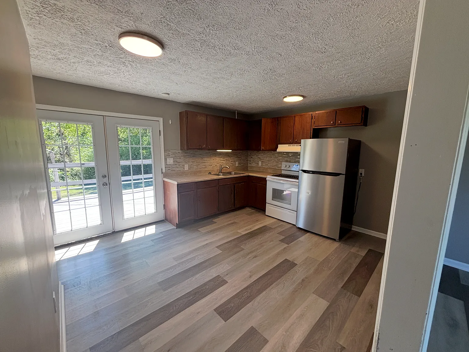 2 bed, 800 sqft, $943 — Photo 2