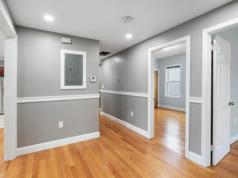 97 Welles Ave #3 — Photo 6