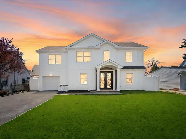 80 Grey Lane, Levittown, NY 11756