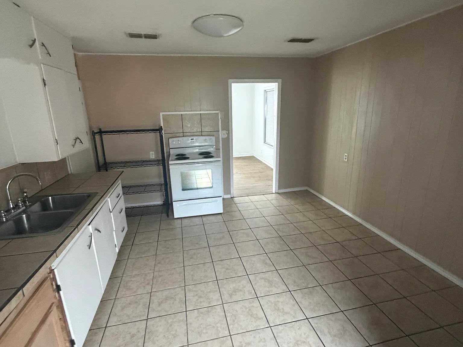 2 bed, 969 sqft, $1,000 — Photo 4