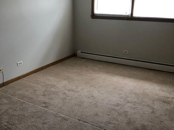 4th image of 8412 W Oak Ave
