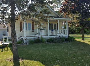 9755 Garfield Rd, Freeland, MI 48623