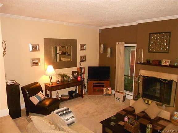 4th image of 7919 Charter Oak Ln