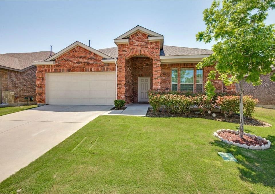 1st image of 928 Lake Forest Trl
