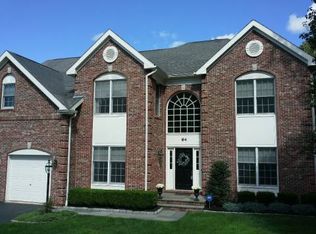 64 Salem Rd, Trumbull, CT 06611