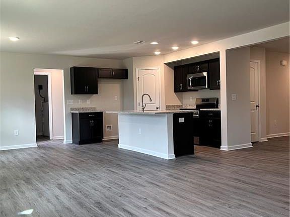 4th image of 498 Grubb Rd