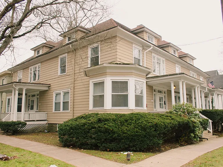 144-313 Linn St — Photo 90