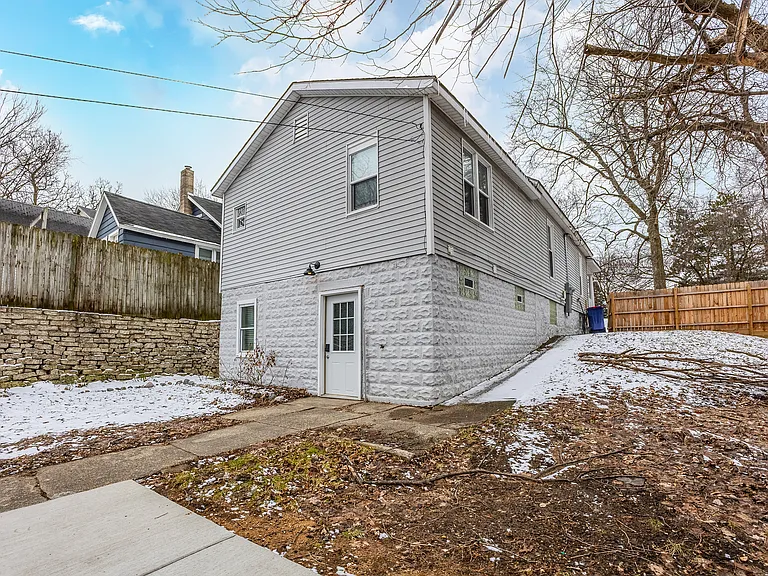 716 Coit Ave NE — Photo 29