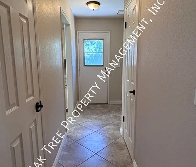 2370 Robinwood Ave — Photo 12