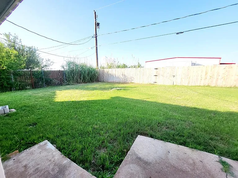 4016 Eastridge Dr — Photo 32