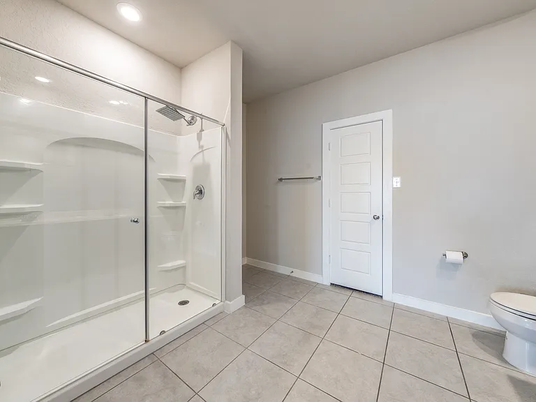2427 Valencia Crst — Photo 15
