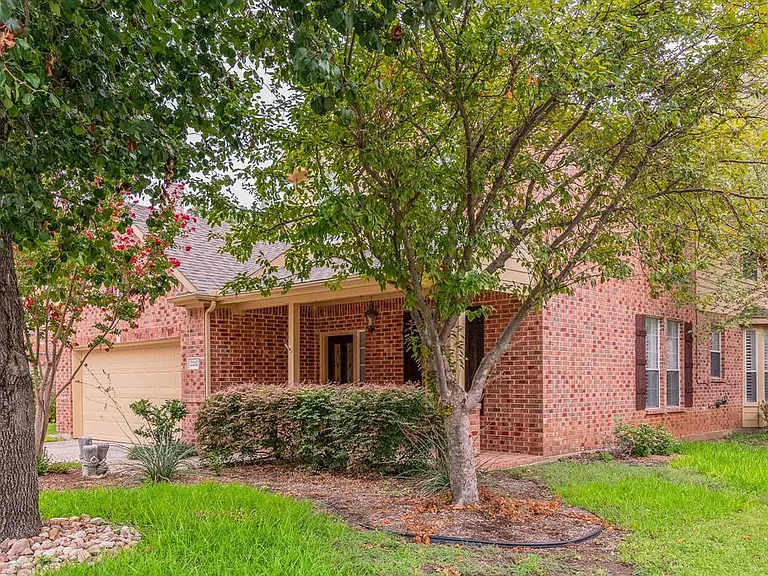 2212 Bayou Ct — Photo 4