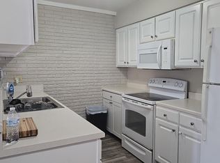 931 22nd Ave APT 3, Coralville, IA 52241