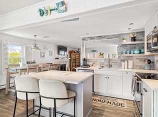 35 Willow Ave, Narragansett, RI 02882