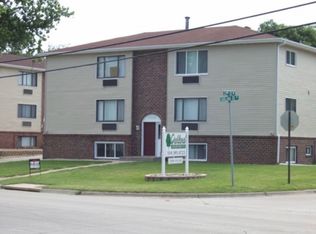 3300-3312 Oakland Rd NE #3300-04, Cedar Rapids, IA 52402