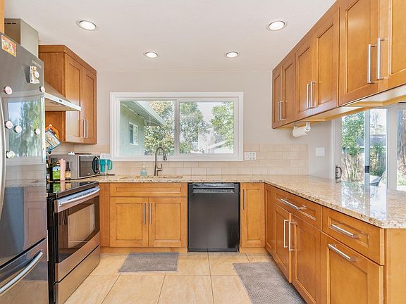2nd image of 3932 Pall Mall Ct