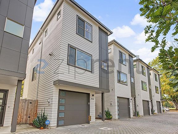 3rd image of 5922 NE 42nd Ave