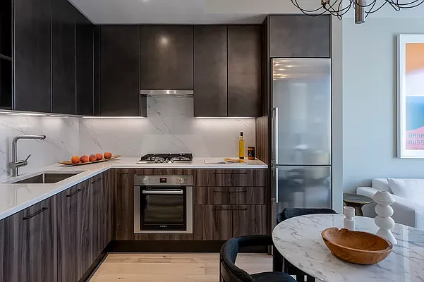 Rented by Manhattan Realty Group | media 15