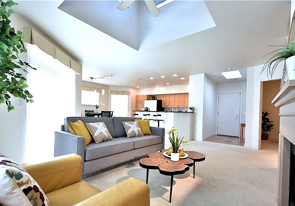 925 110th Ave NE #Penthouse 3
