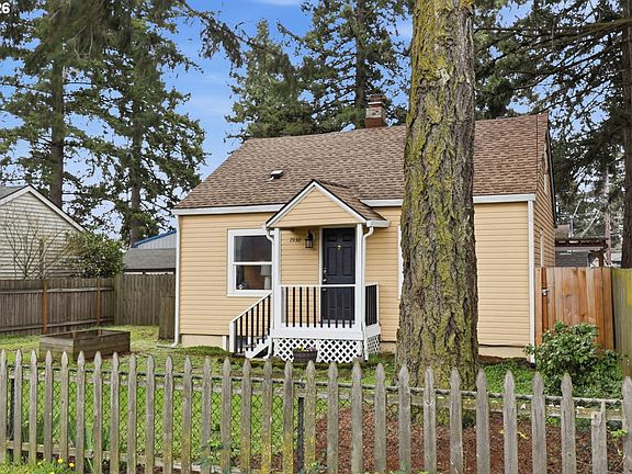 3rd image of 7930 SE Overland St