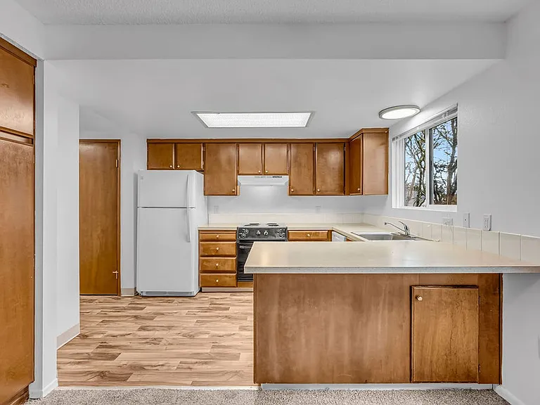 Kingcity Apartments — Photo 134