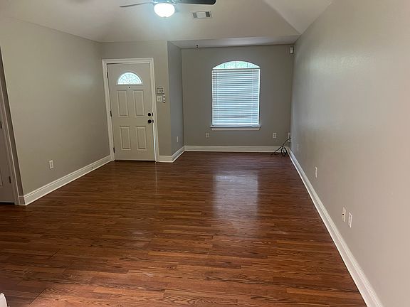 2nd image of 40635 Hayes Rd