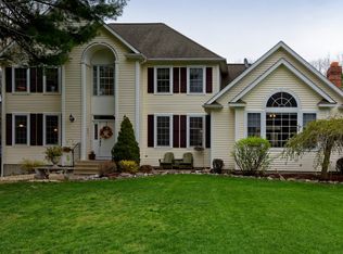 22 Sunrise Dr, Oxford, CT 06478