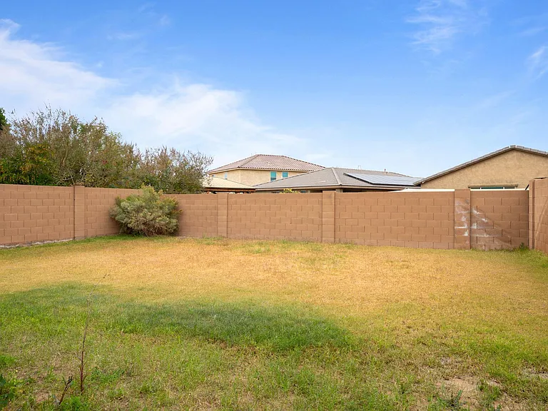 41574 W Anne Ln — Photo 38