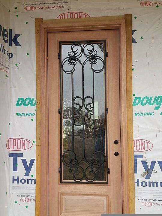 2nd image of 106 Edgewater Dr