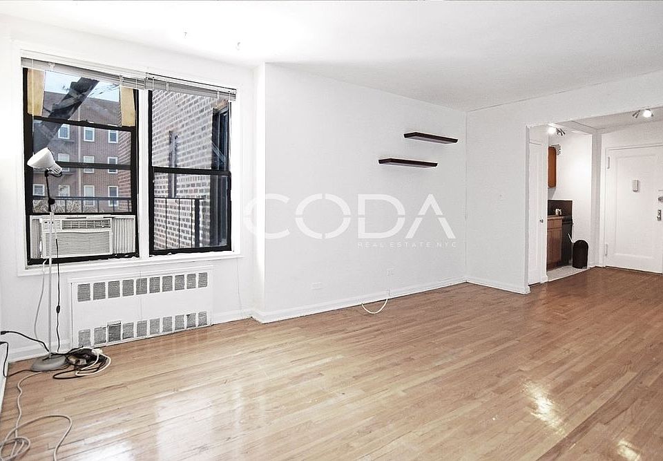 2nd image of 9040 Fort Hamilton Pkwy APT 4H