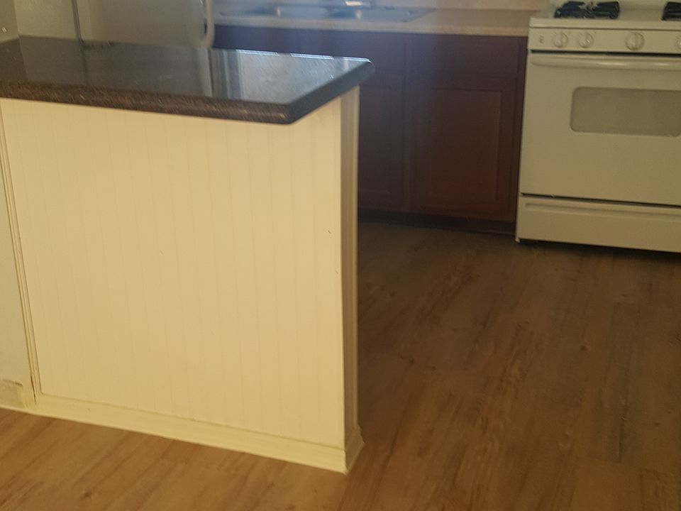 2nd image of 428 W Reizen Dr