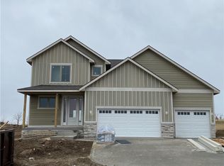 760 Indian Ridge Dr, Waukee, IA 50263