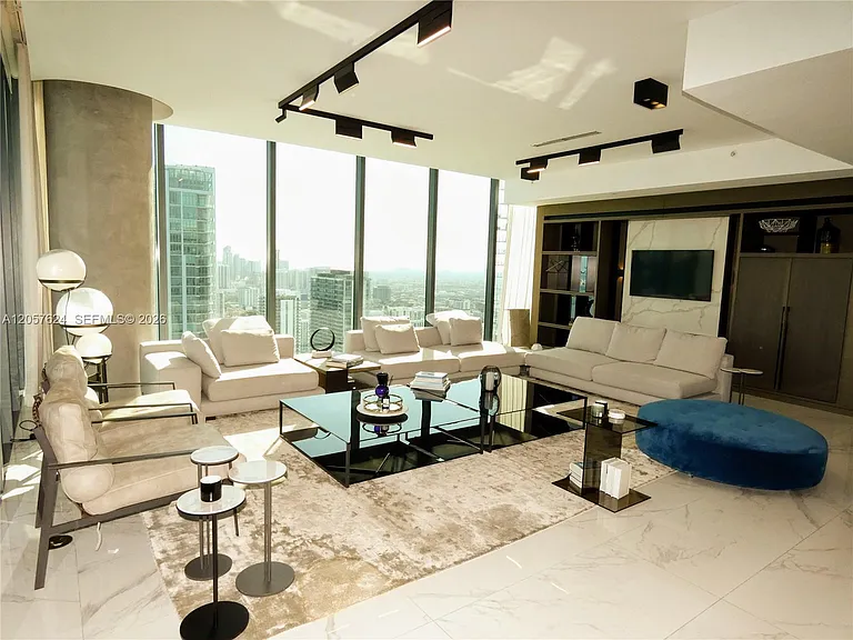 3131 NE 7th Ave #Penthouse 4901 — Photo 10