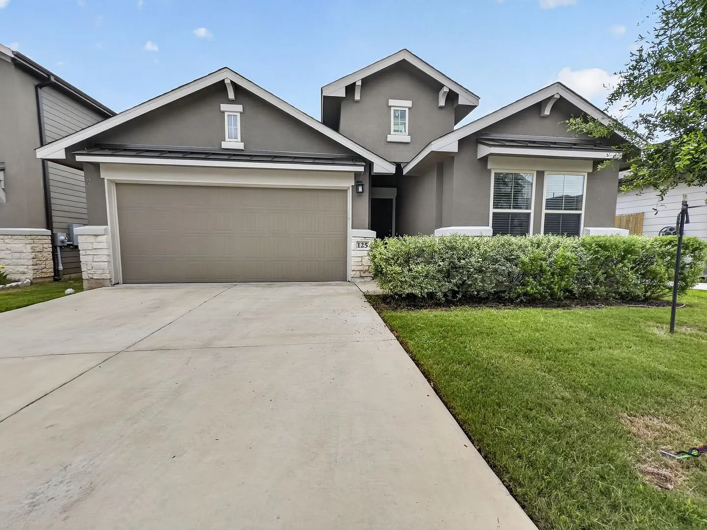 Spacious 4BR/2BA Home in Georgetown, TX 78628 Upgraded Kitchen & 2-Car Garage — Photo 4