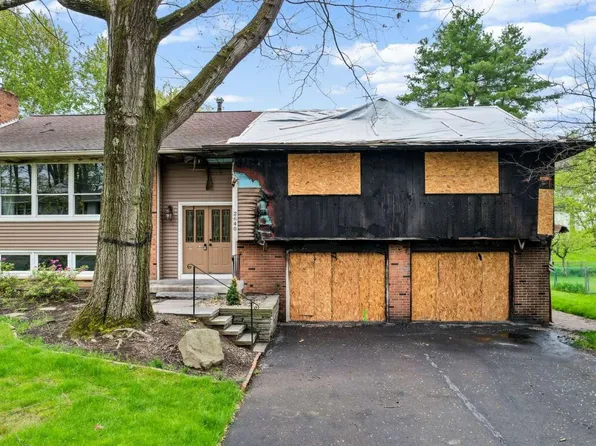 2640 Lynnhurst Dr, Vestal, NY 13850