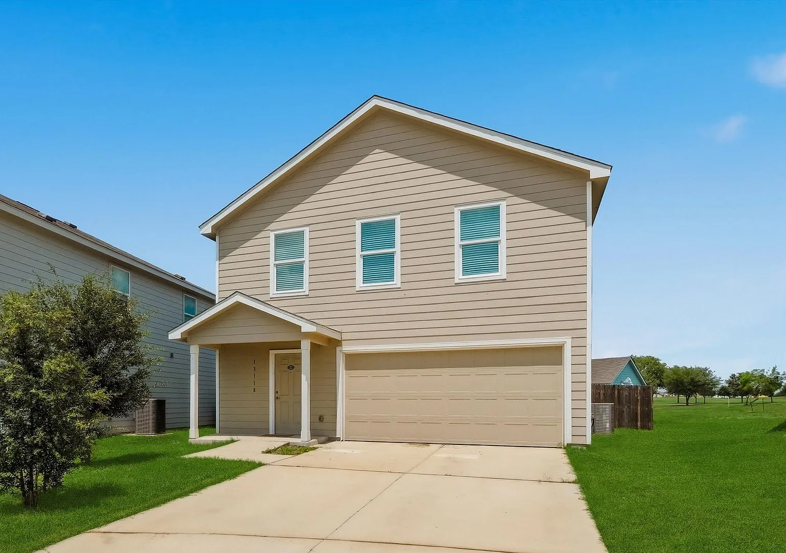 Beautiful 4-Bedroom Home with Golf & Clubhouse Access — Photo 3