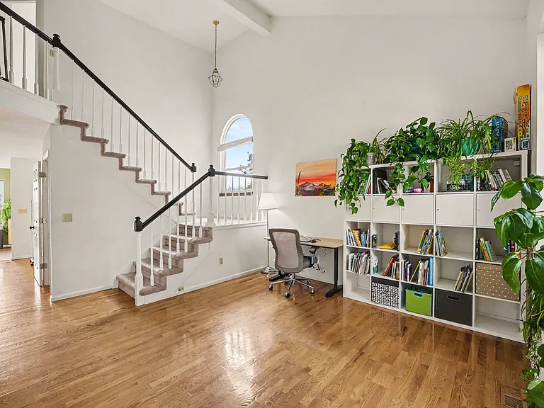 448 Somerset Dr — Photo 8