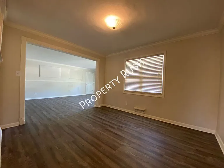 4726 Fairwood Ln — Photo 6