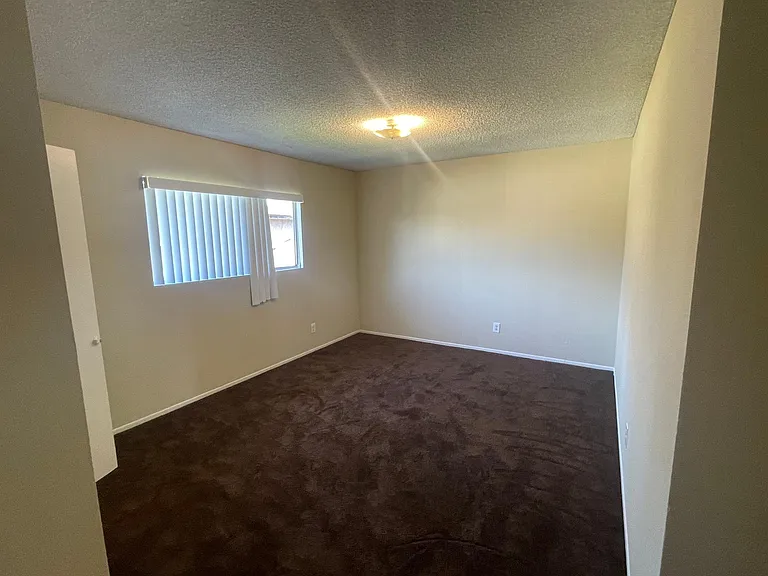 121 N Poplar Ave #C — Photo 13