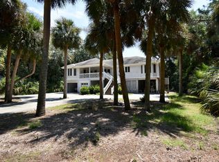 663 Dolphin Rd, Saint Helena Island, SC 29920