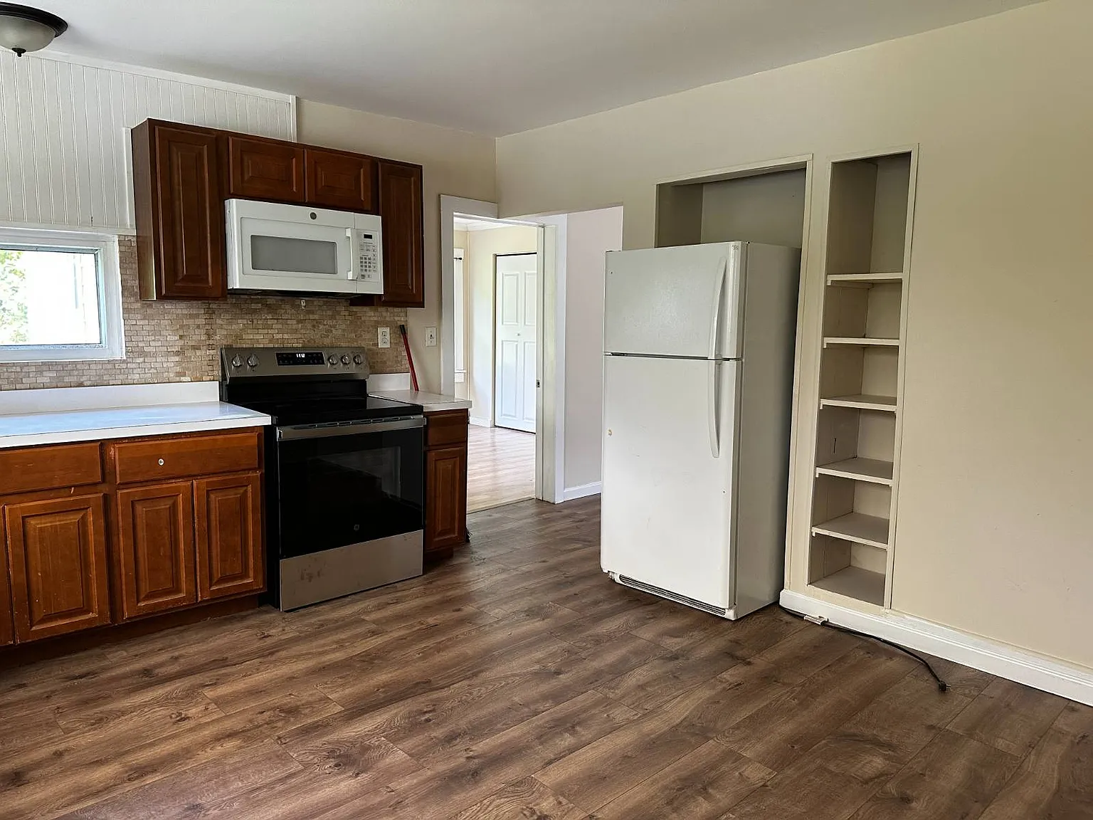 3 bed, 1.5 bath, 1740 sqft, $2,900 — Photo 3