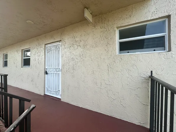 715 Lori Dr APT 201, Palm Springs, FL 33461
