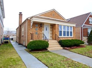 8117 S Whipple St, Chicago, IL 60652