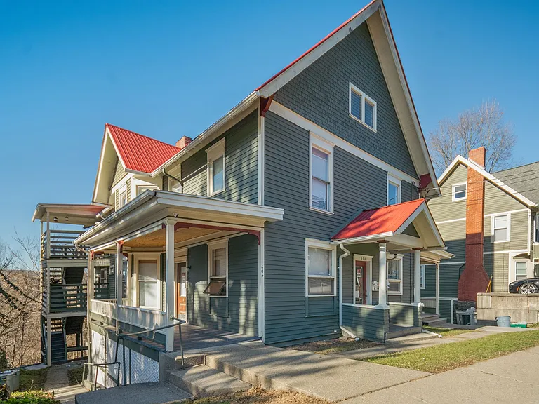 404 University Ave — Photo 15