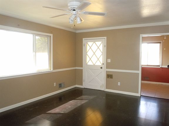 3rd image of 1155 N 11th Ave