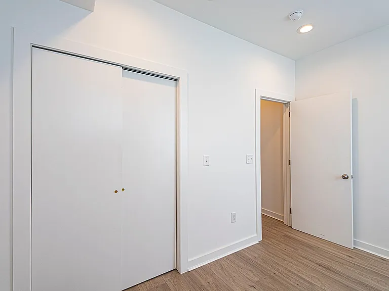 2137 Cross St — Photo 10