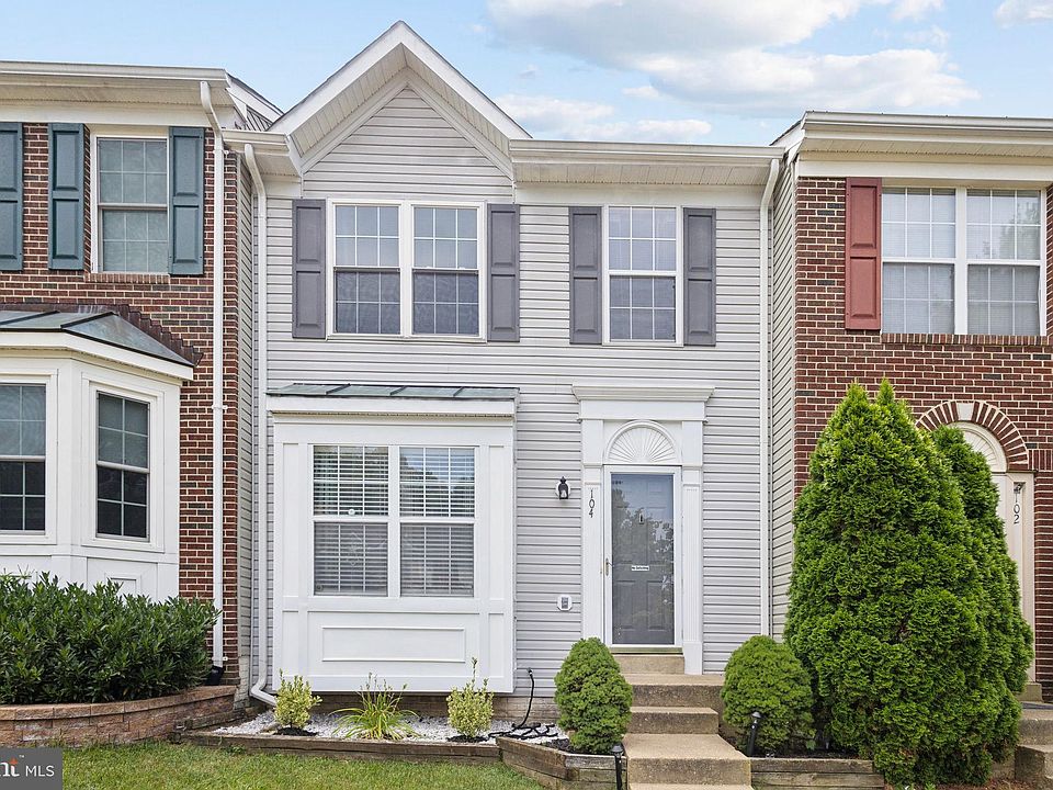 1st image of 104 Aston Ct